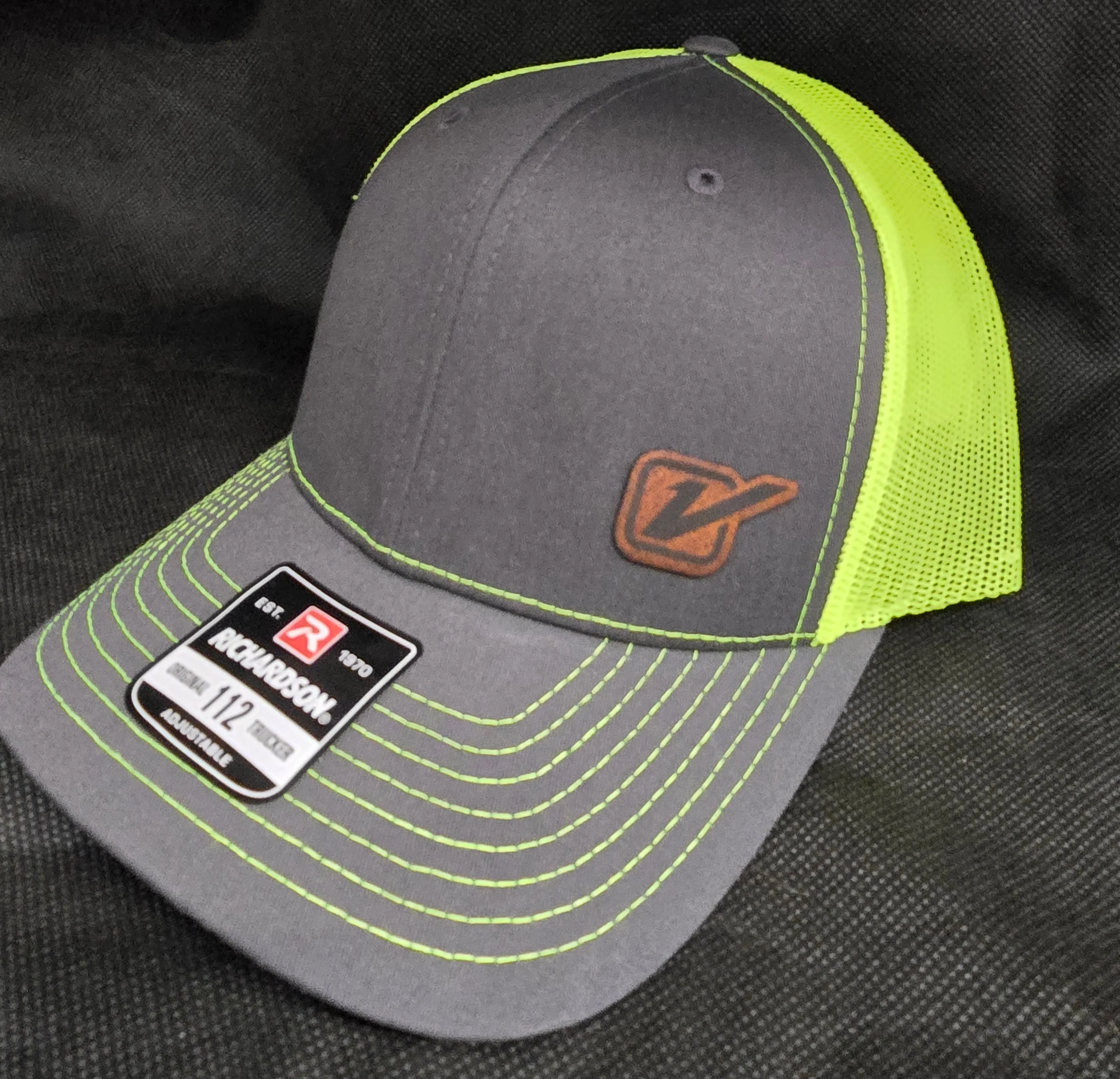 Velocita Snap-Back Charcoal/ Flo yellow